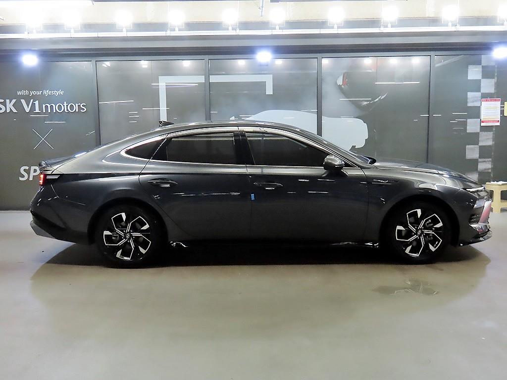 HYUNDAI Sonata - Vista 3