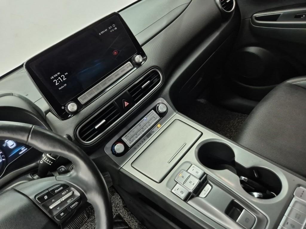 HYUNDAI Kona - Vista 12