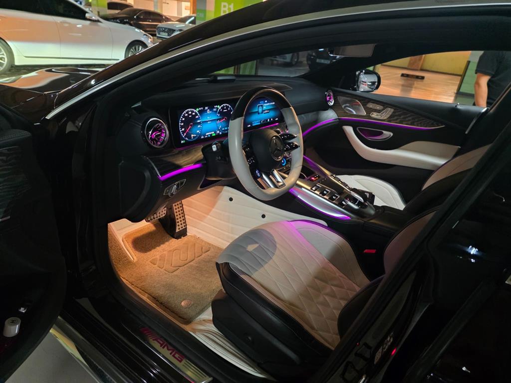 Mercedes Benz AMG GT - Vista 7