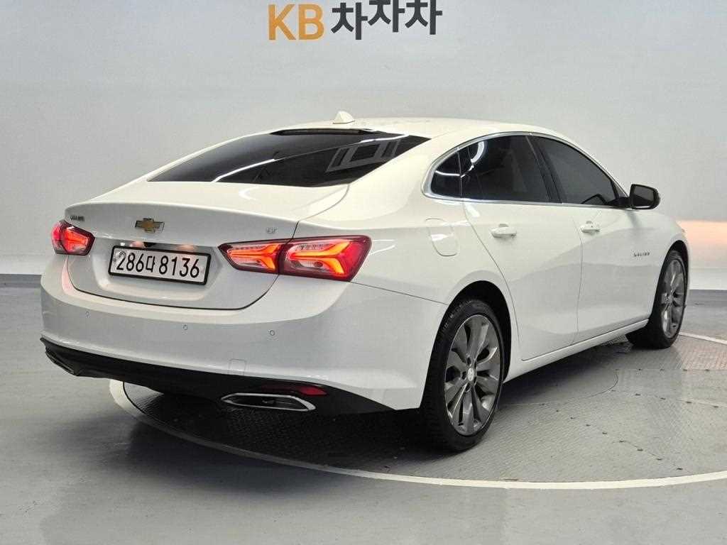 Chevrolet Malibu - Vista 3