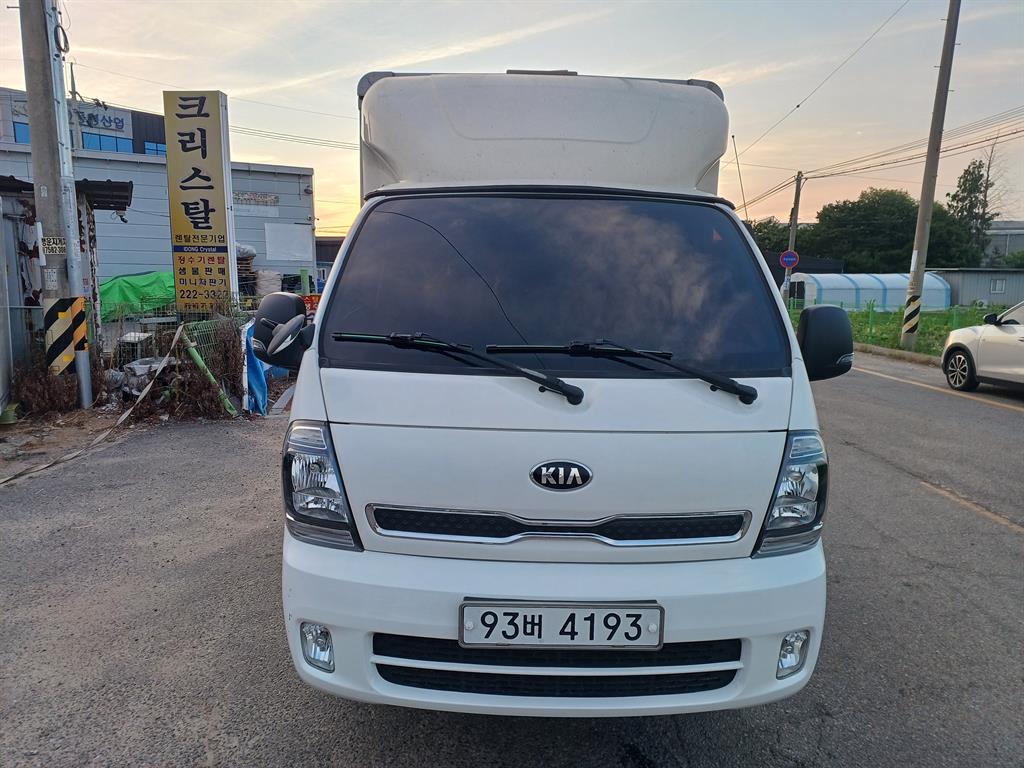 Small Truck Top_Wingbody 2019 Blanco - Importación desde Corea - HF Imports Iquique - Foto 1