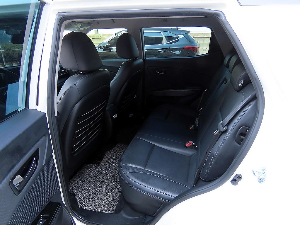 Ssangyong Tivoli - Vista 8
