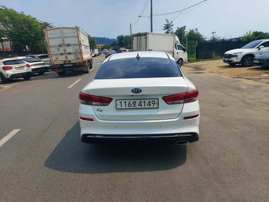 KIA K5 - Vista 6