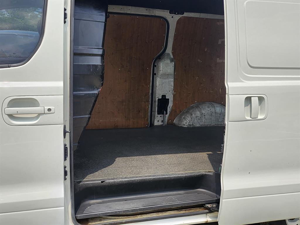 HYUNDAI Starex - Vista 12