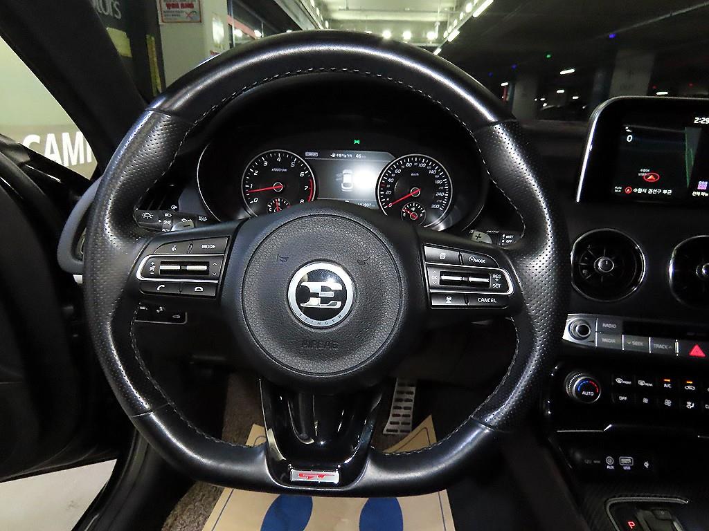 KIA Stinger - Vista 10