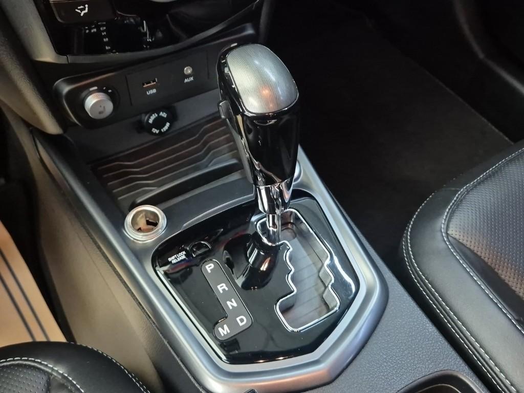 Ssangyong Tivoli - Vista 12