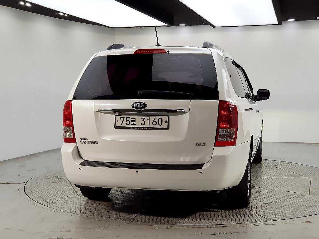 KIA Carnival - Vista 3