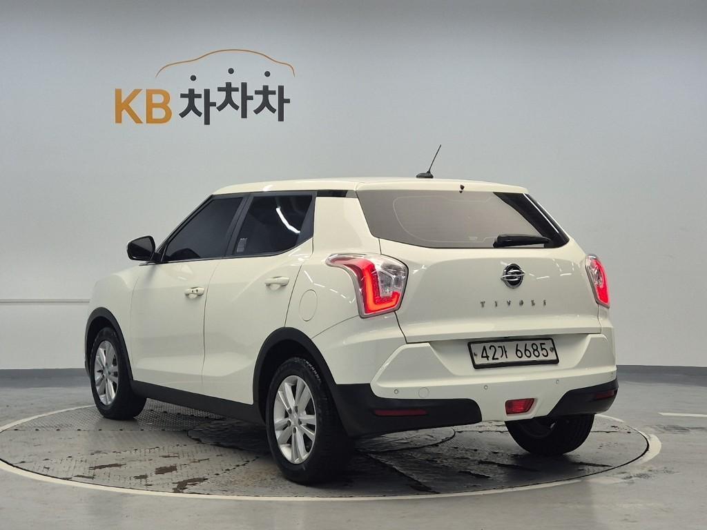 Ssangyong Tivoli - Vista 3