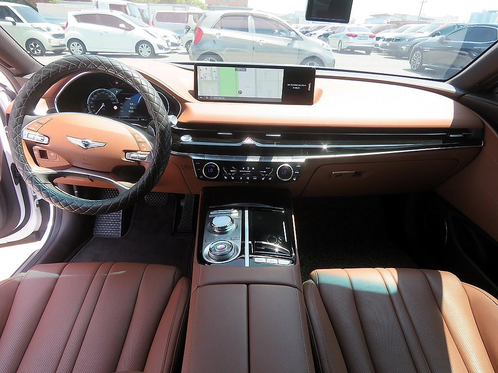 Genesis G80 - Vista 10