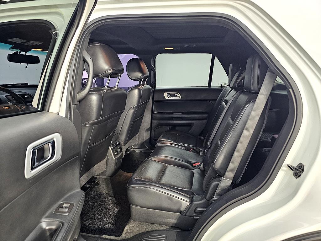Ford Explorer - Vista 11