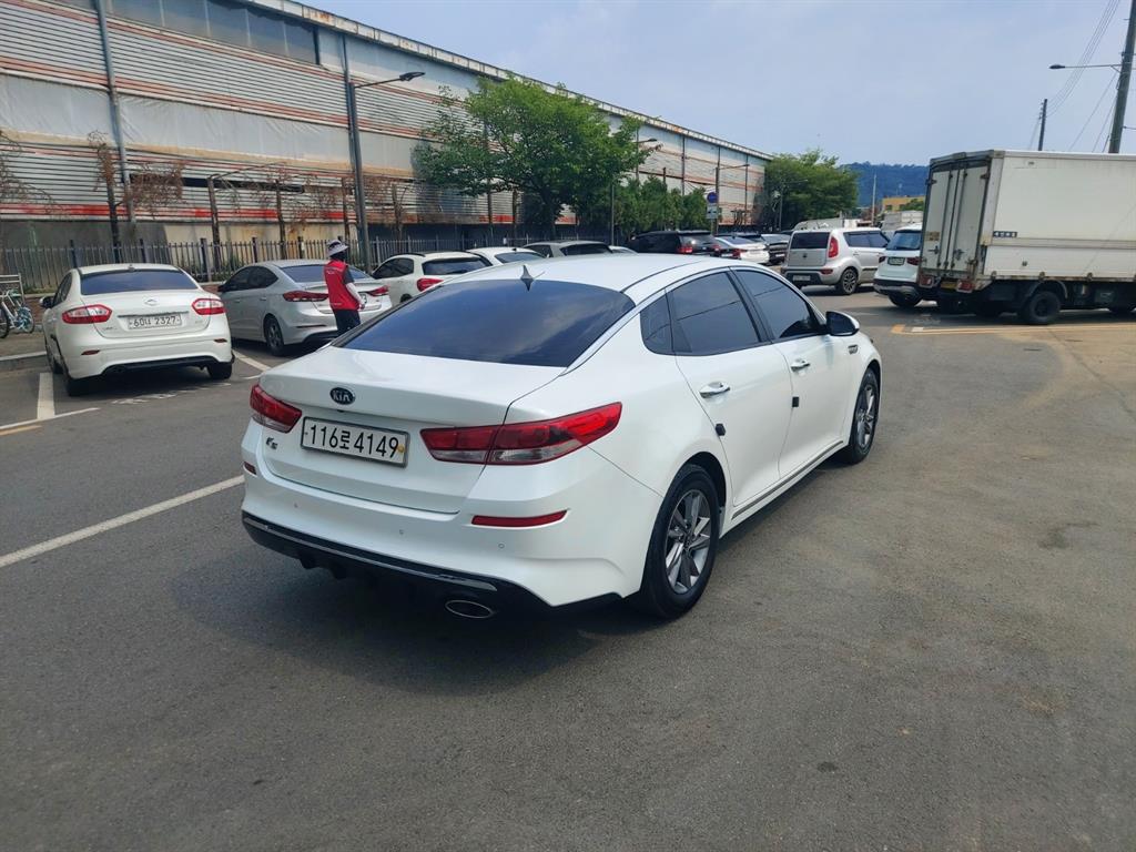 KIA K5 - Vista 8