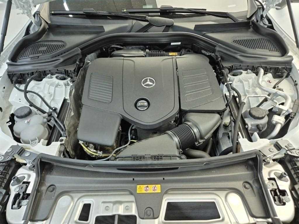 Mercedes Benz GLC Class - Vista 7