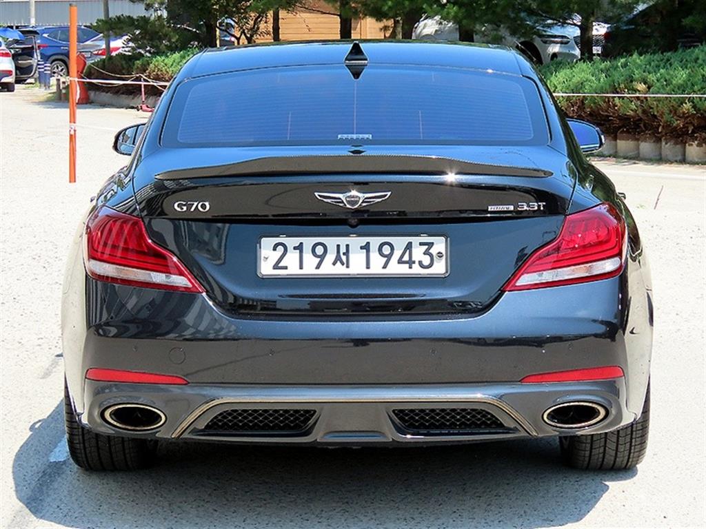 Genesis G70 - Vista 6