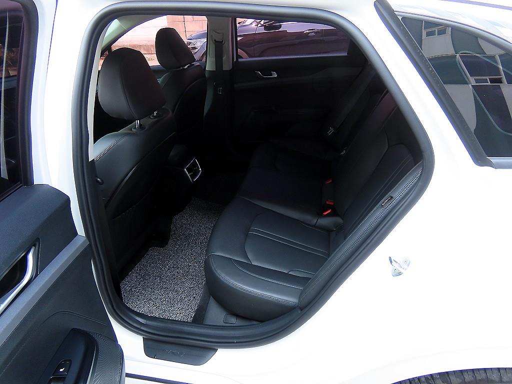 KIA K5 - Vista 8