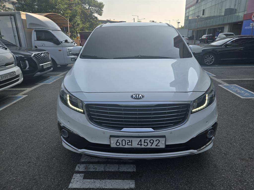KIA Carnival - Vista 2