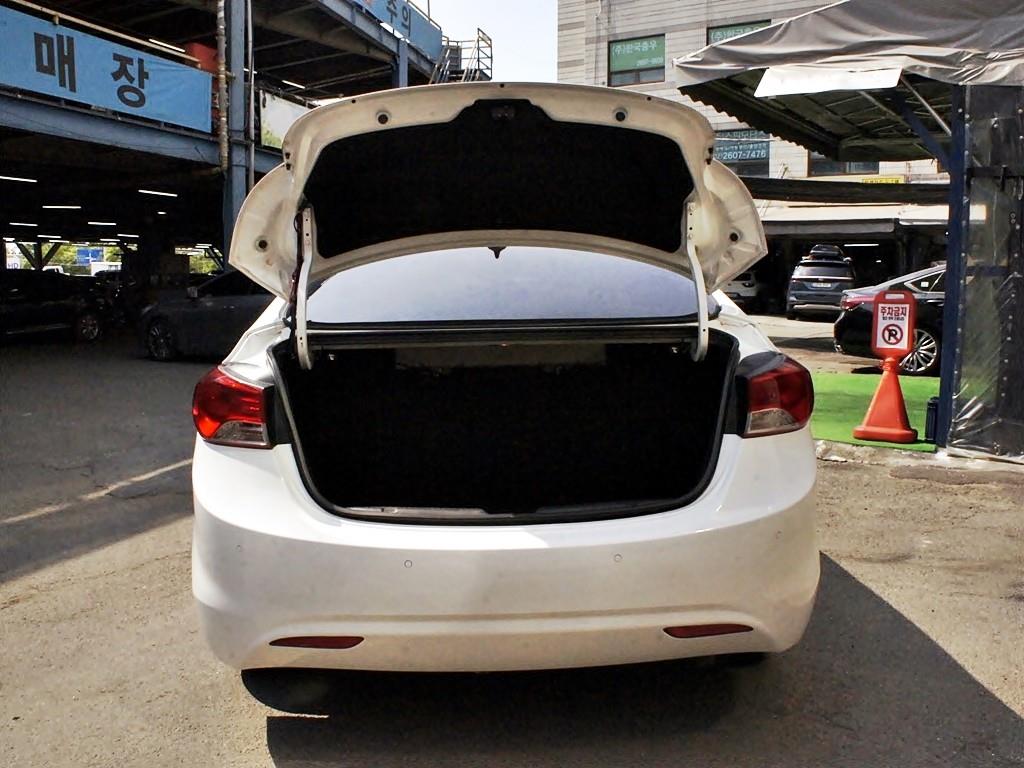 HYUNDAI Avante 2011 Blanco - Importación desde Corea - HF Imports Iquique - Foto 20