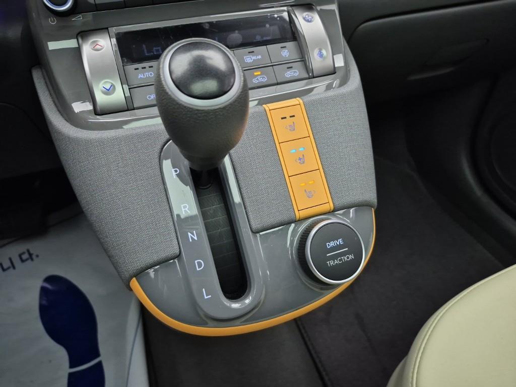 HYUNDAI Casper - Vista 10