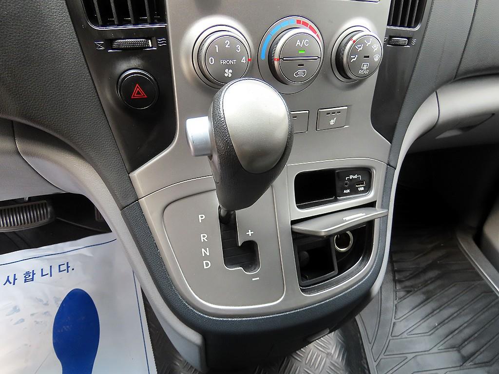 HYUNDAI Starex - Vista 12