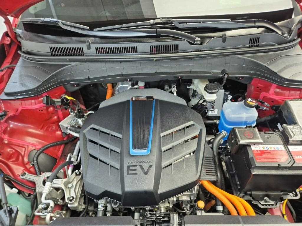HYUNDAI Kona - Vista 7