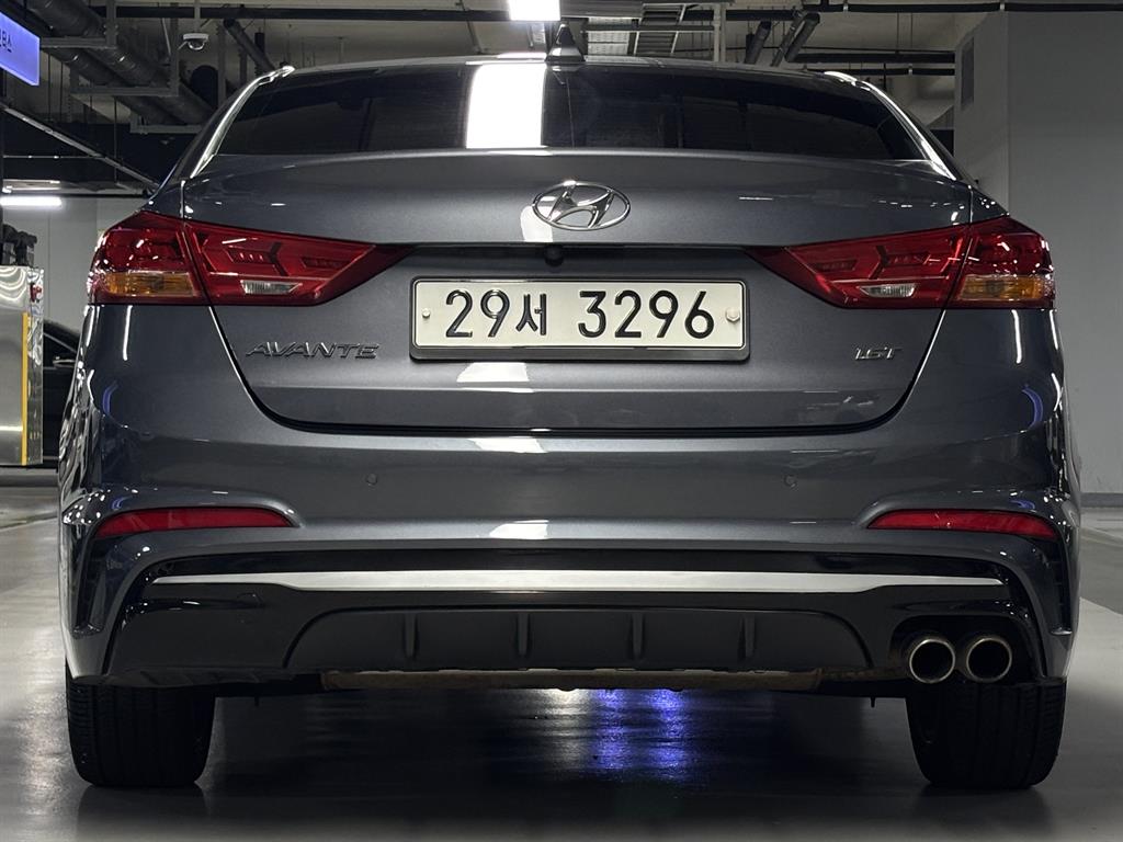 HYUNDAI Avante - Vista 7