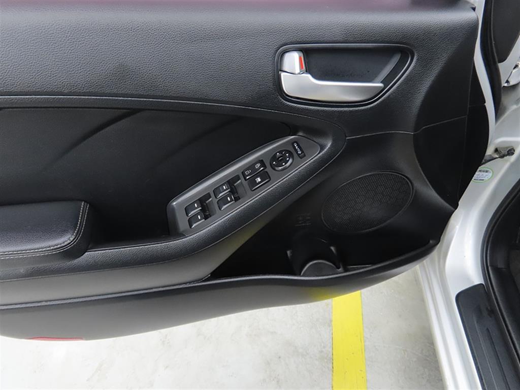 KIA K3 2016 Plateado - Importación desde Corea - HF Imports Iquique - Foto 15