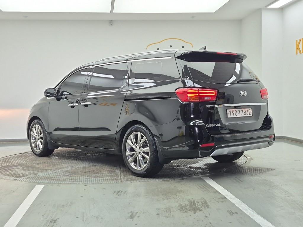 KIA Carnival - Vista 3