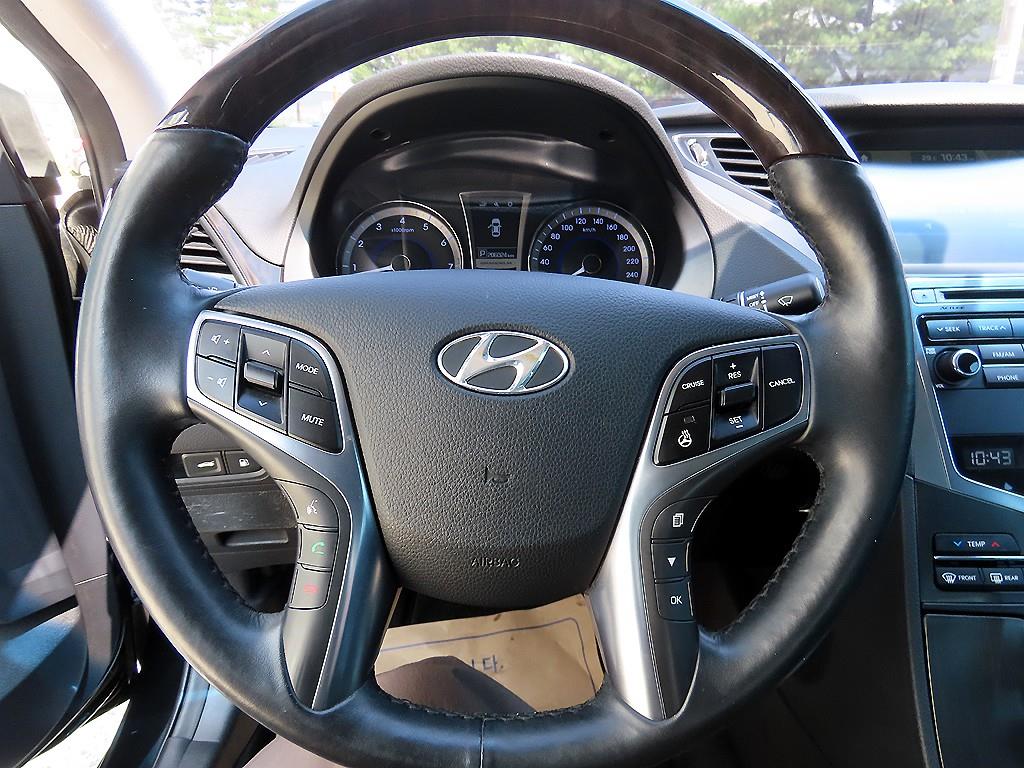 HYUNDAI Grandeur - Vista 10