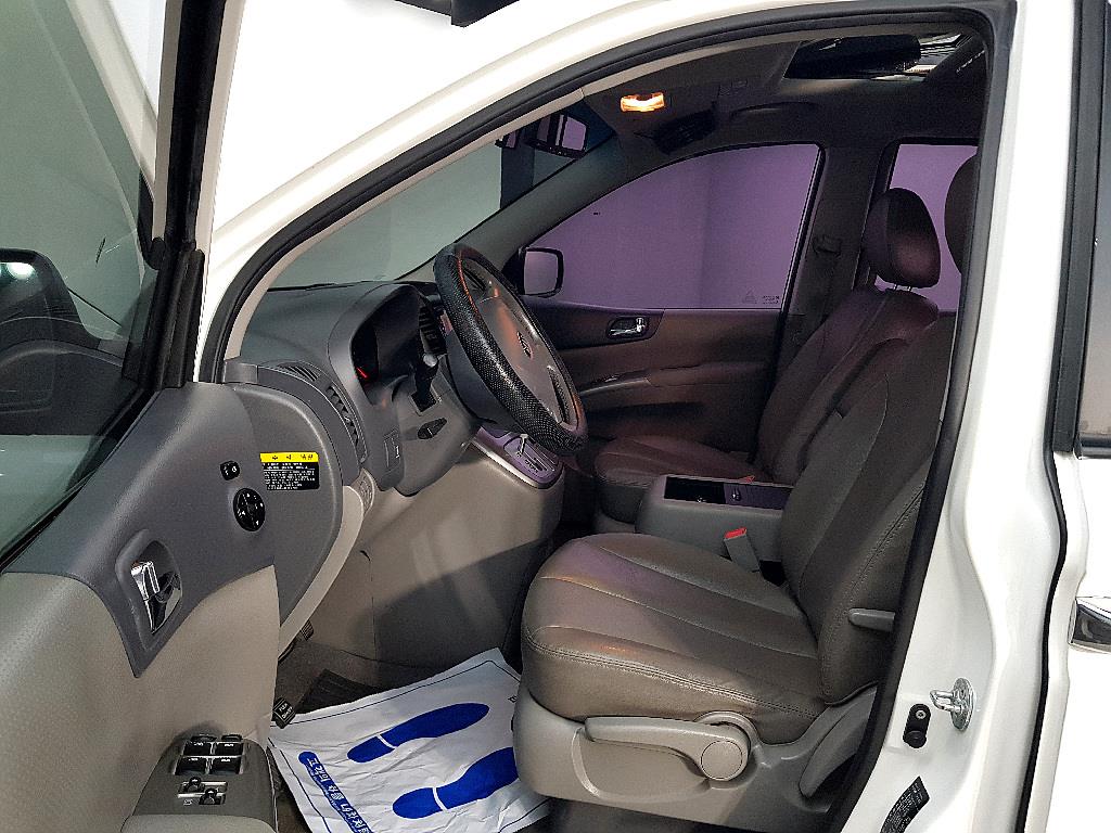 KIA Carnival - Vista 10
