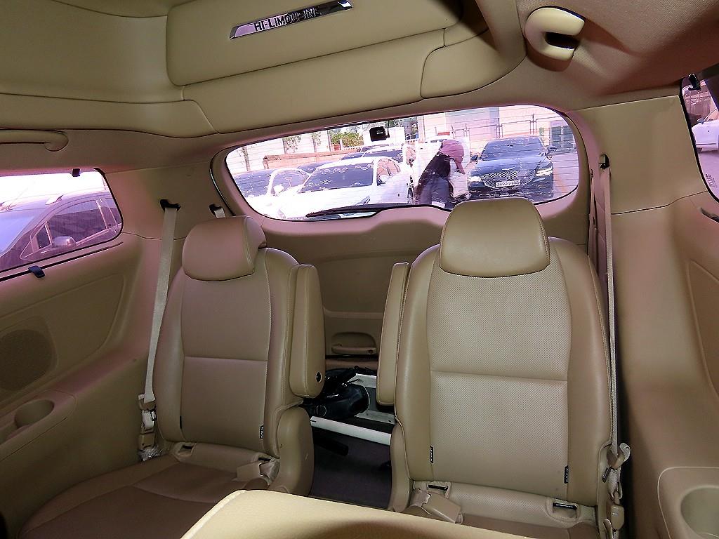 KIA Carnival - Vista 9