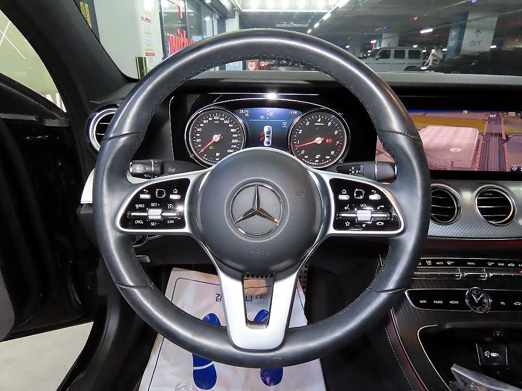 Mercedes Benz E class - Vista 10