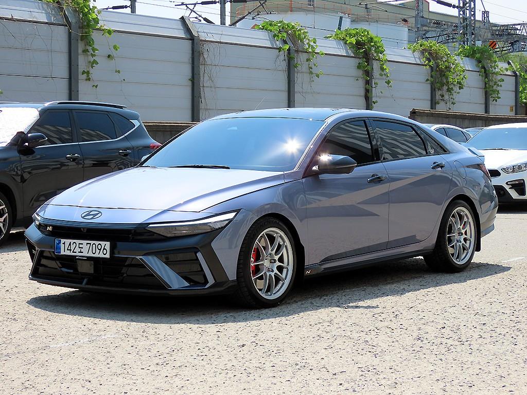 HYUNDAI Avante - Vista 2