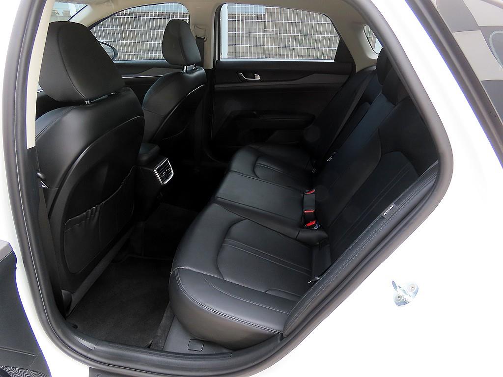 KIA K5 - Vista 8