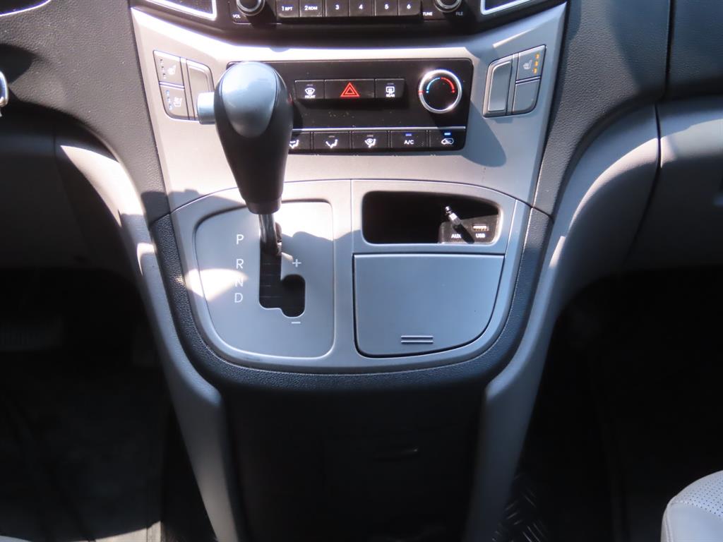 HYUNDAI Starex 2016 Plateado - Importación desde Corea - HF Imports Iquique - Foto 13