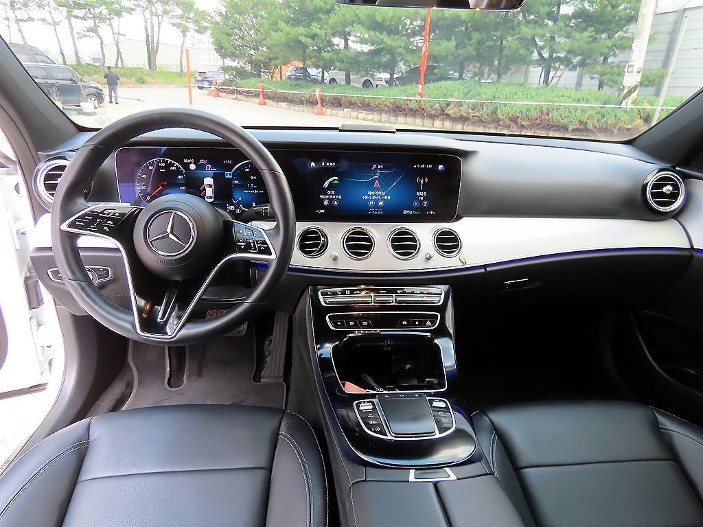Mercedes Benz E class - Vista 9