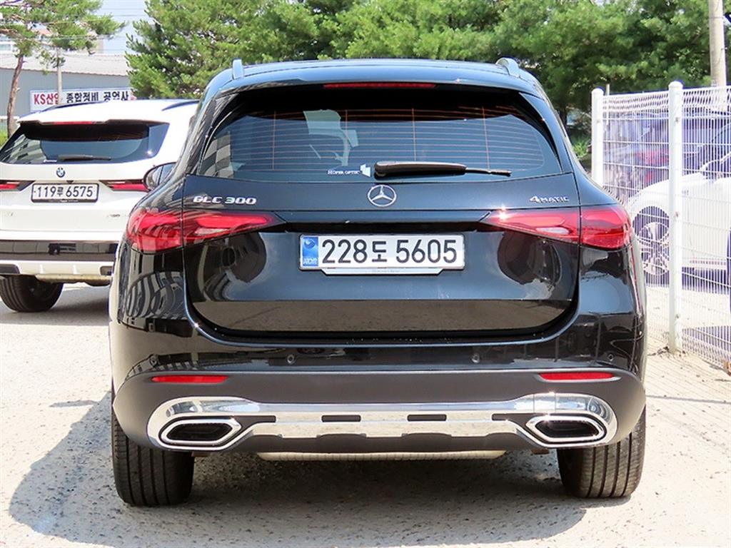 Mercedes Benz GLC Class - Vista 6