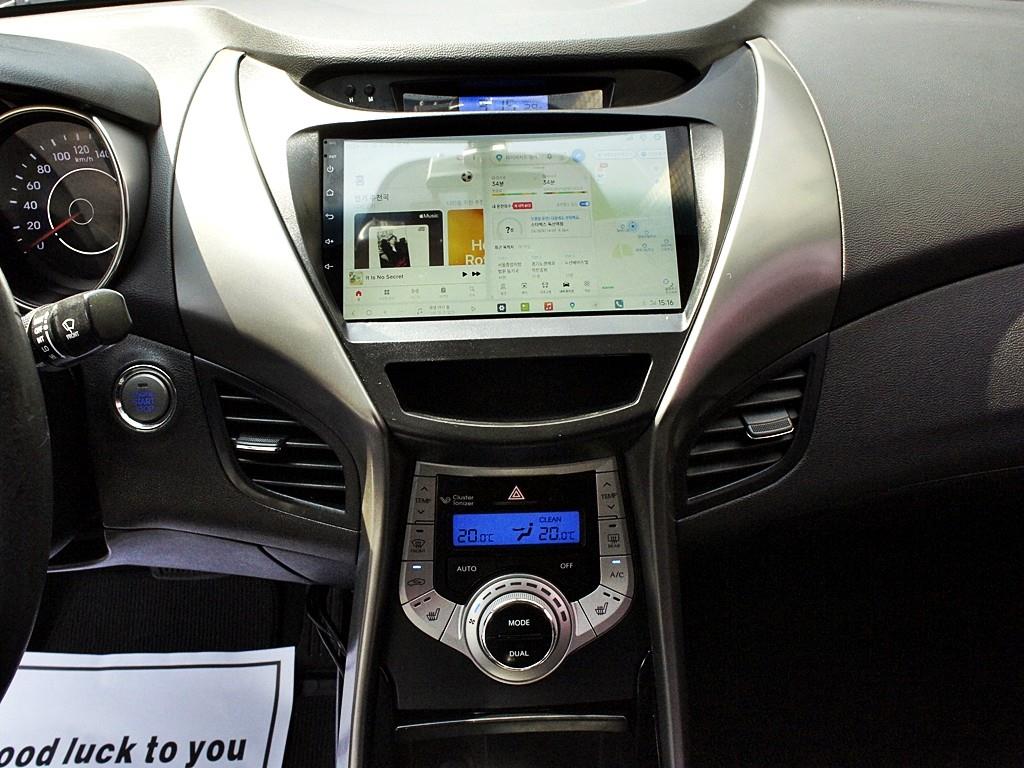 HYUNDAI Avante - Vista 12