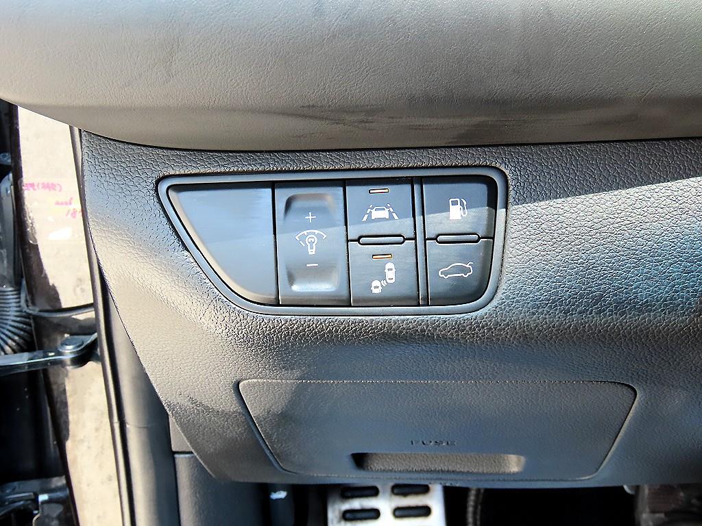 Genesis G70 2018 Negro - Importación desde Corea - HF Imports Iquique - Foto 15