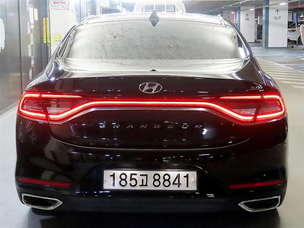 HYUNDAI Grandeur - Vista 7