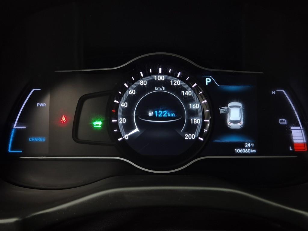 HYUNDAI Kona - Vista 8