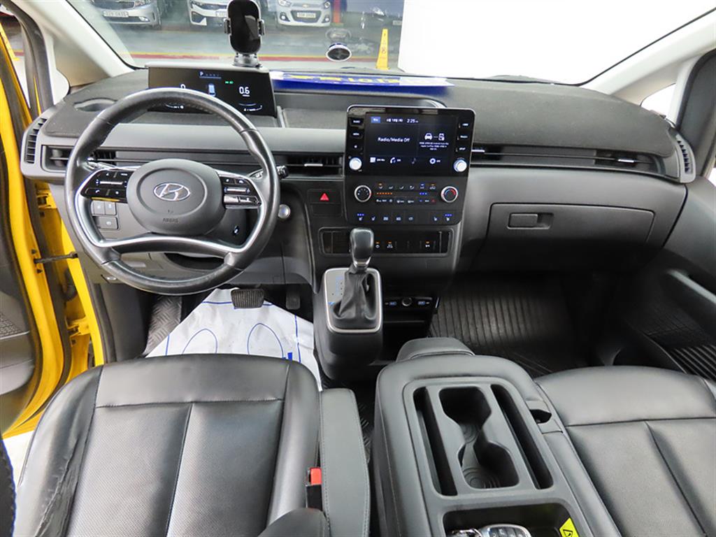 HYUNDAI Staria - Vista 10