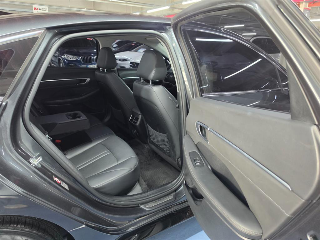 HYUNDAI Sonata - Vista 10
