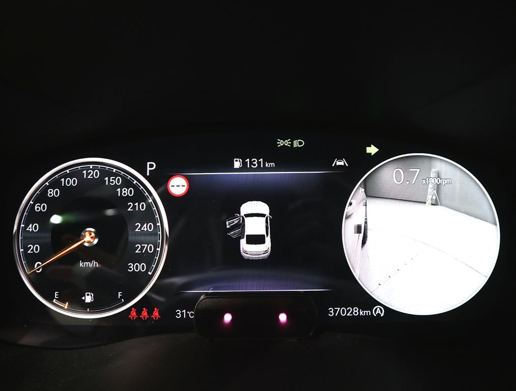 Genesis G70 - Vista 9