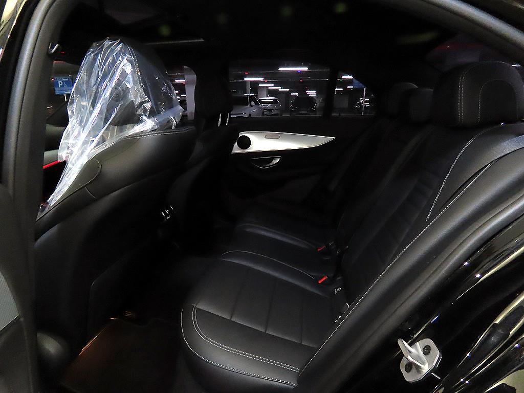 Mercedes Benz E class - Vista 9