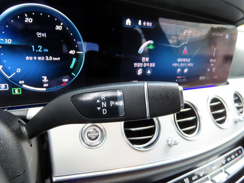 Mercedes Benz E class - Vista 12