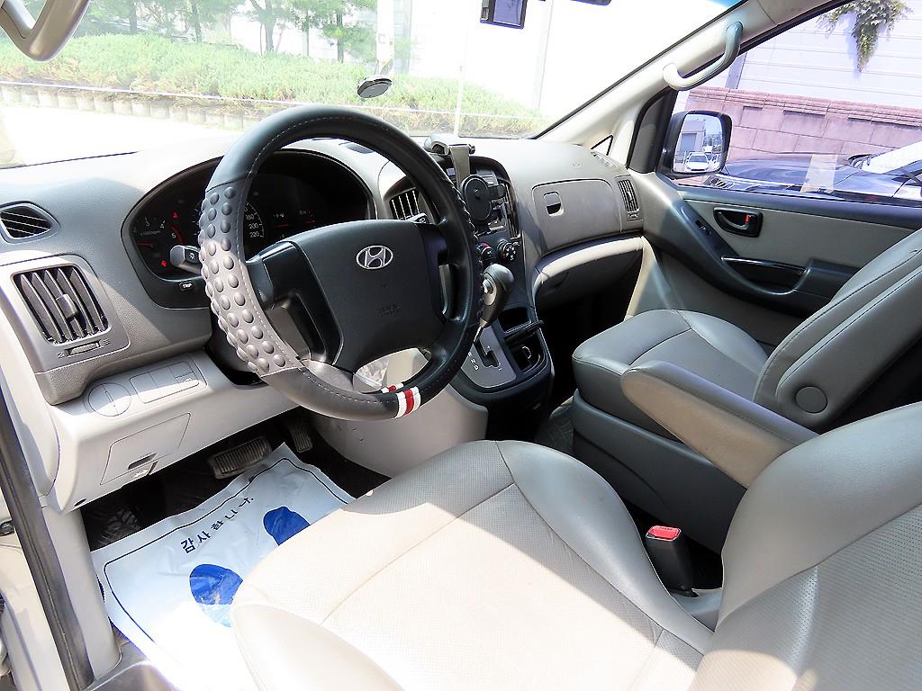 HYUNDAI Starex - Vista 9