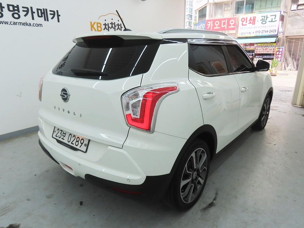 Ssangyong Tivoli - Vista 3