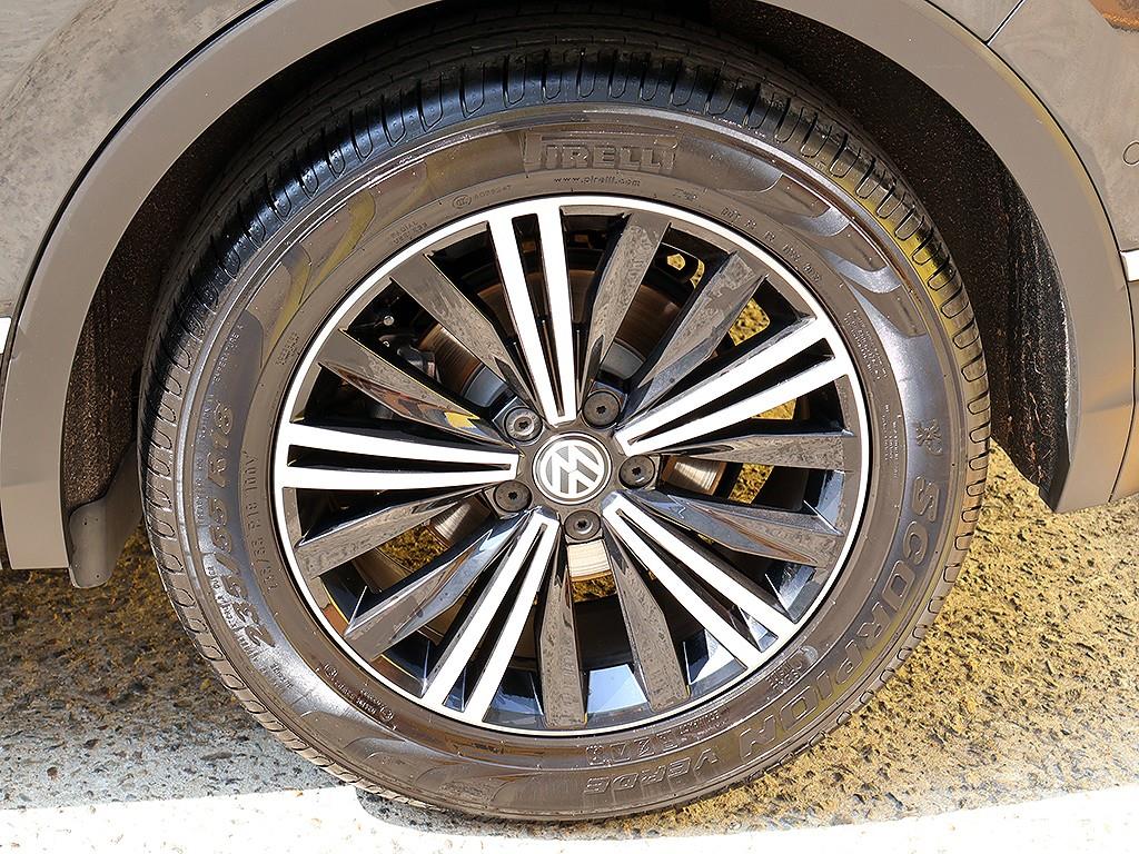 Volkswagen Tiguan 2019 Gris - Importación desde Corea - HF Imports Iquique - Foto 18