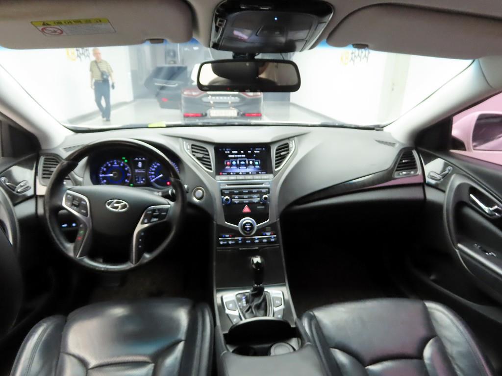 HYUNDAI Grandeur - Vista 8