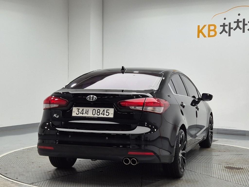 KIA K3 - Vista 3
