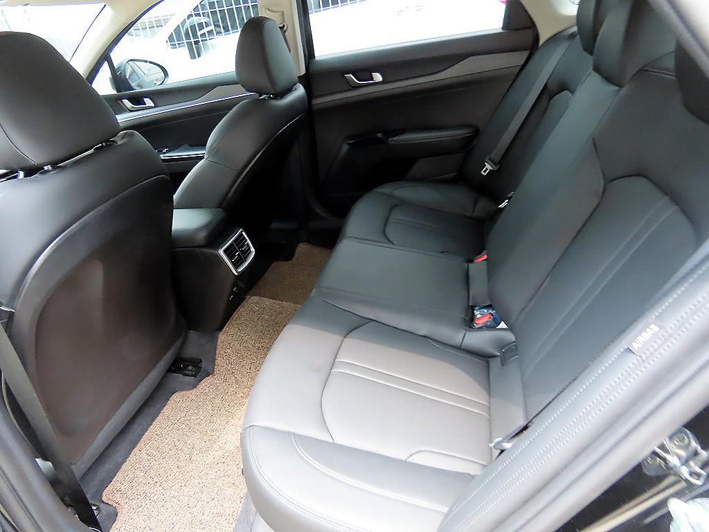 KIA K5 - Vista 8